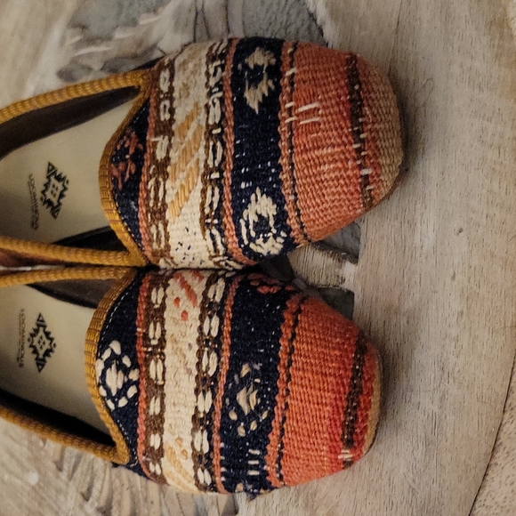 Loominous Handmade one of a kind Kilim Loafers - Picture 2 of 5